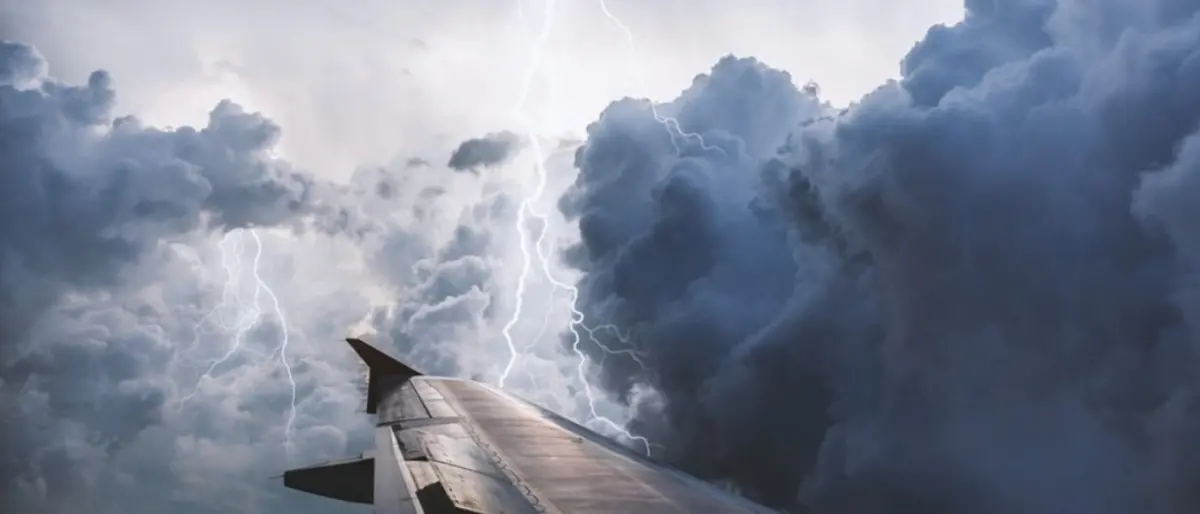 Paura sul volo Milano-Reggio, per il maltempo l’aereo non riesce ad atterrare