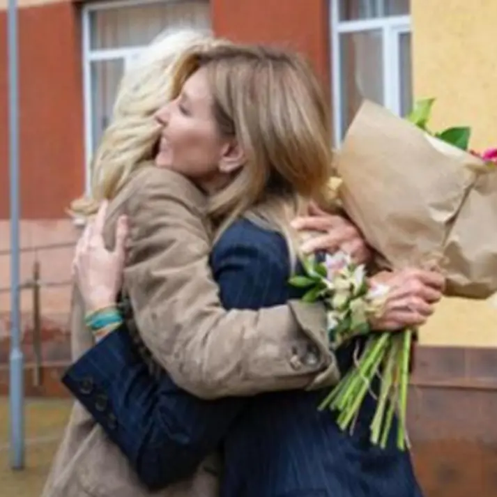 Ucraina, Scholz: «Non porteremo la Nato in guerra». Intanto Jill Biden incontra la moglie di Zelensky» - LIVE