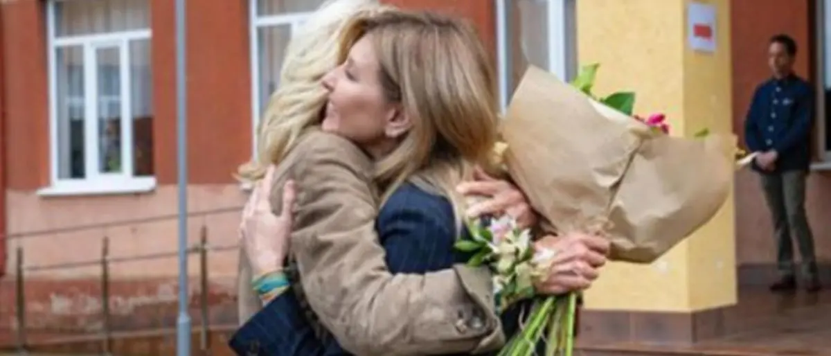 Ucraina, Scholz: «Non porteremo la Nato in guerra». Intanto Jill Biden incontra la moglie di Zelensky» - LIVE