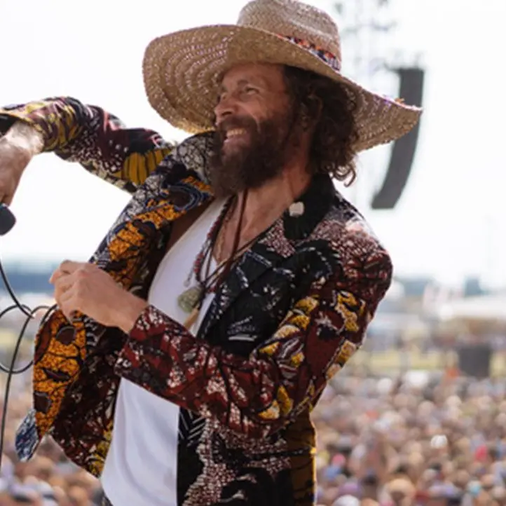 Scilla si prepara ad accogliere Jovanotti, spiaggia e borgo scelti per girare uno dei suoi video