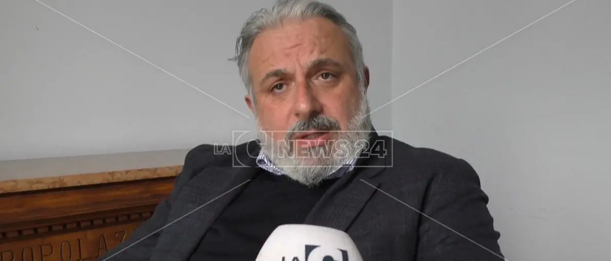 Sindaco arrestato, il clan Alvaro era pronto a taglieggiare Gioffrè se non avesse assunto chi indicavano