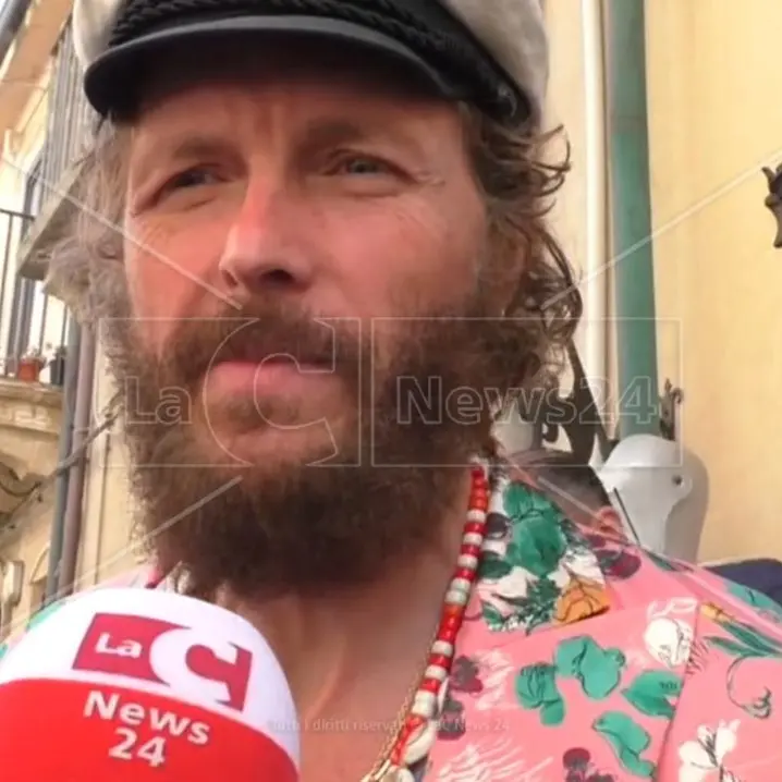 Jovanotti a Scilla, iniziate le riprese del video: «La Calabria è una terra meravigliosa»