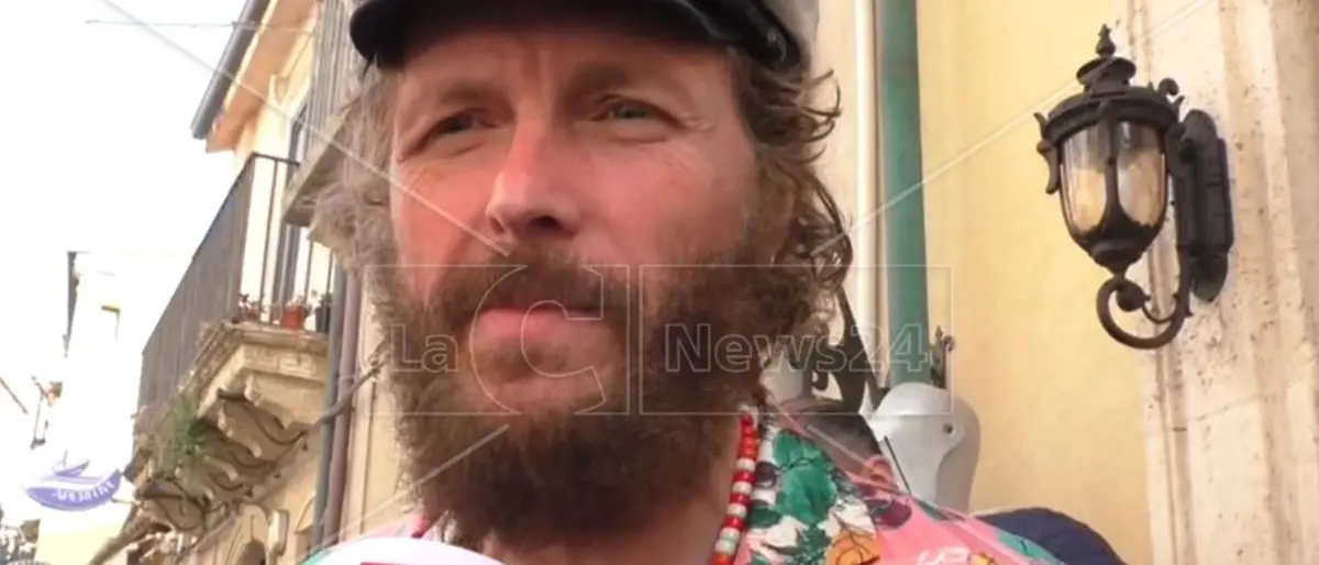 Jovanotti a Scilla, iniziate le riprese del video: «La Calabria è una terra meravigliosa»