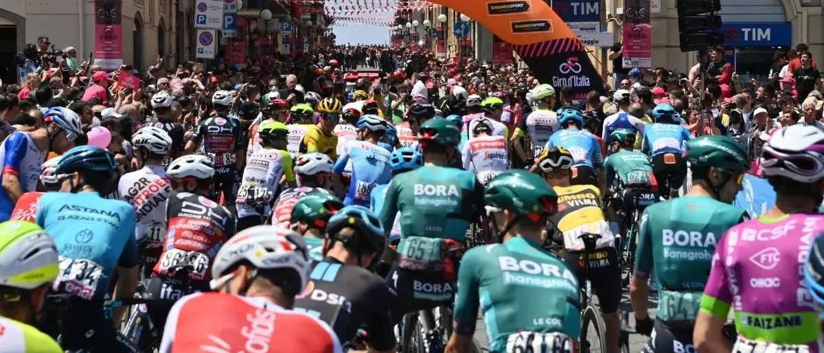 Giro d’Italia, la carovana rosa saluta la Calabria: oggi la Diamante-Potenza