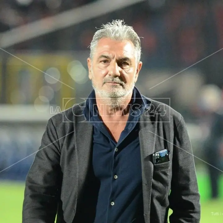 Crotone, Vrenna sulla retrocessione: «Davvero vergognoso». Il ds Ursino lascia dopo 27 anni