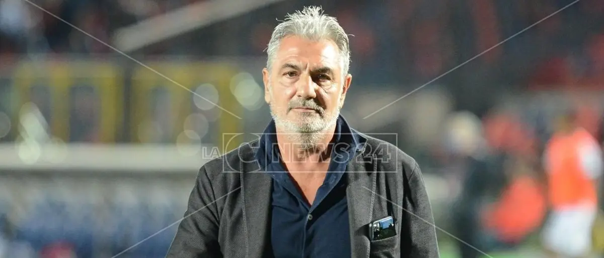 Crotone, Vrenna sulla retrocessione: «Davvero vergognoso». Il ds Ursino lascia dopo 27 anni