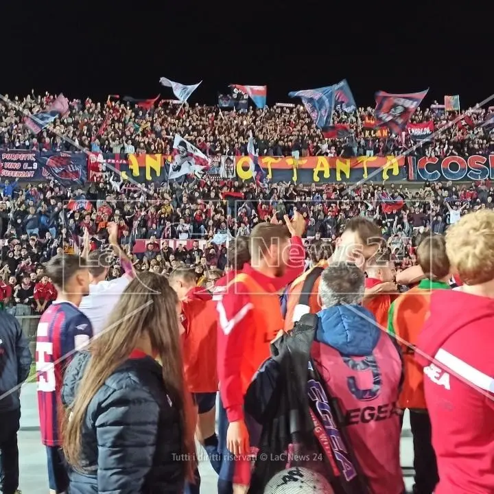 Cosenza-Vicenza, spalti del Marulla già sold out: in 20 mila per spingere i lupi verso la salvezza