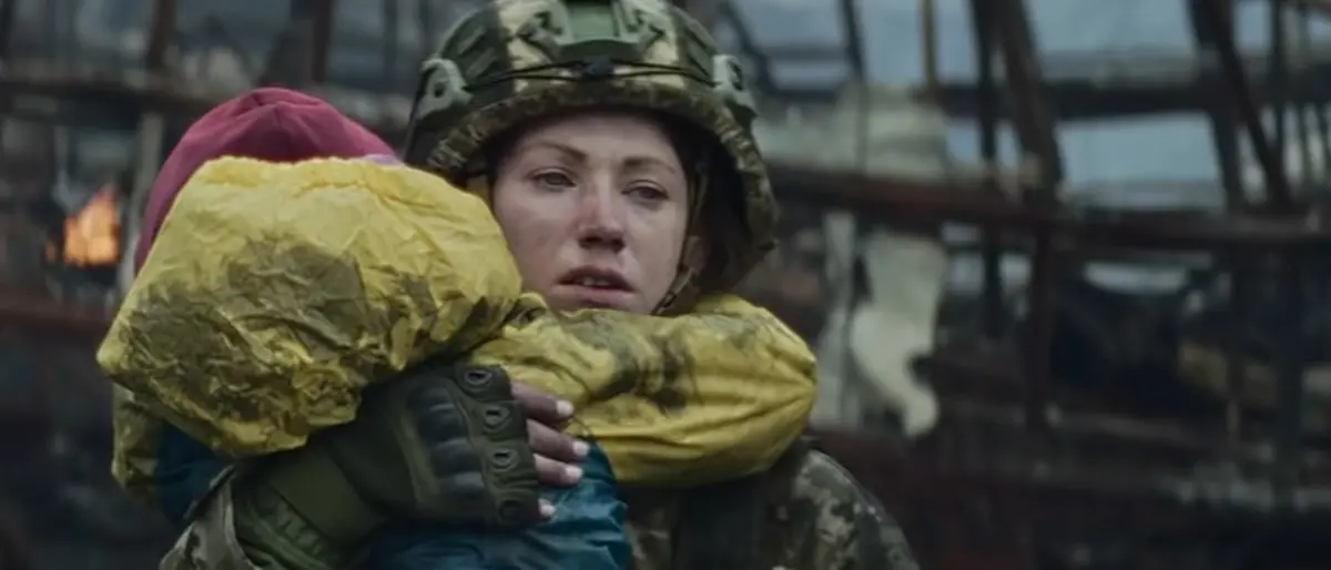 Donne soldato che salvano bambini: emoziona il video della canzone ucraina vincitrice dell’Eurovision