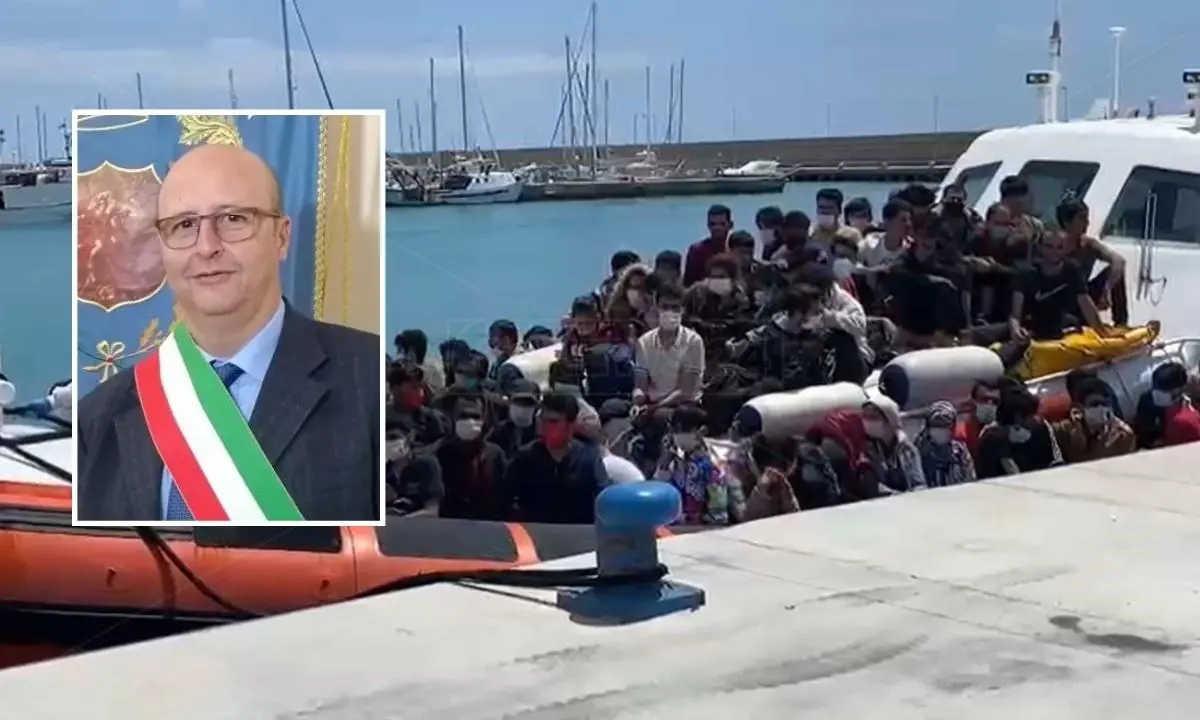 Emergenza sbarchi a Roccella: «Il ministro venga qui, tra poco non saremo in grado di fornire i pasti ai migranti»