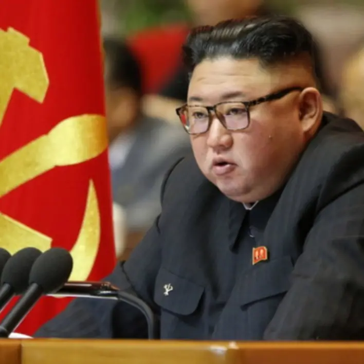 Ora la Corea del Nord ha paura del Covid che ha sempre negato: boom di contagi, esercito mobilitato
