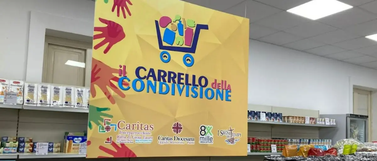 Nasce a Gioia Tauro l’emporio solidare, il vescovo Milito: «Risposta ai bisogni di tante famiglie»