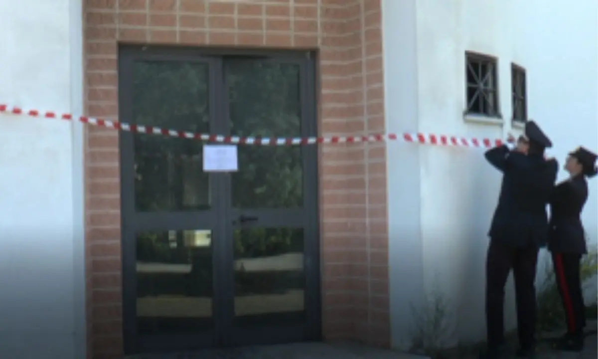 Incendio a Corigliano Rossano, in fiamme la Casa dei Padri Salesiani: prevale l’ipotesi dolosa