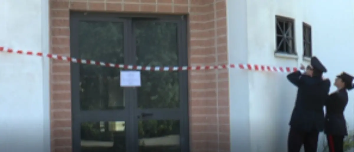 Incendio a Corigliano Rossano, in fiamme la Casa dei Padri Salesiani: prevale l’ipotesi dolosa