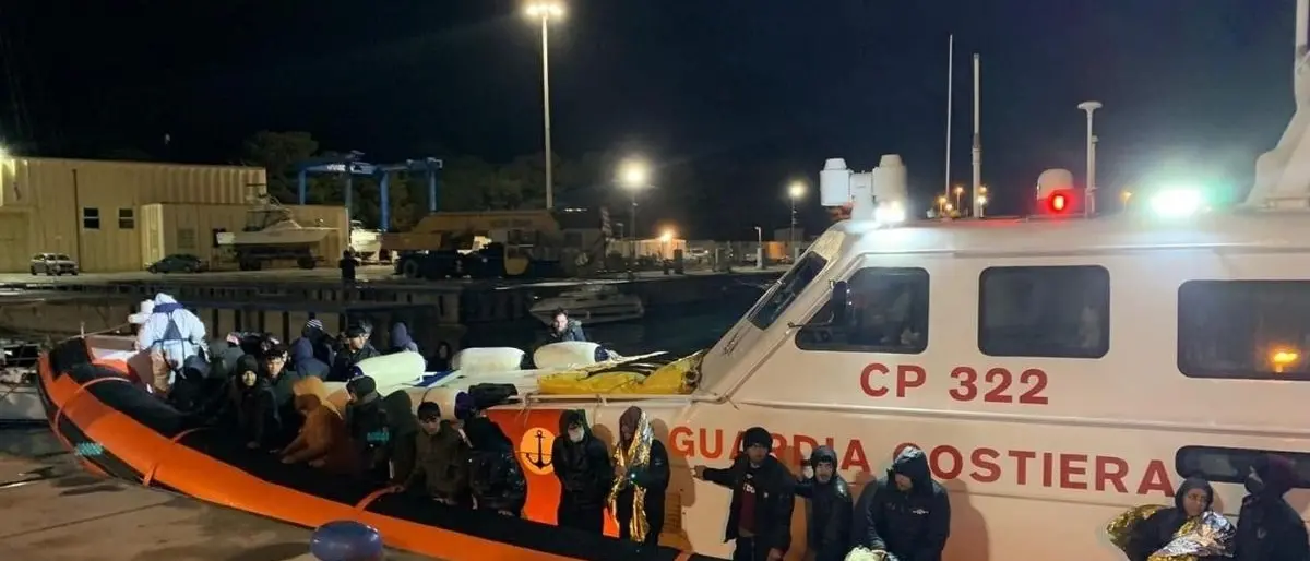 Migranti, il sindacato di polizia: «In Calabria servono più uomini e l’aiuto di Gdf e carabinieri»
