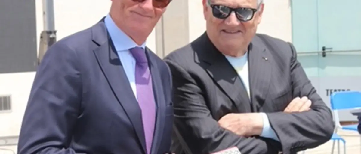 Giornata della Legalità: un’opera di Gerardo Sacco per il sottosegretario Franco Gabrielli