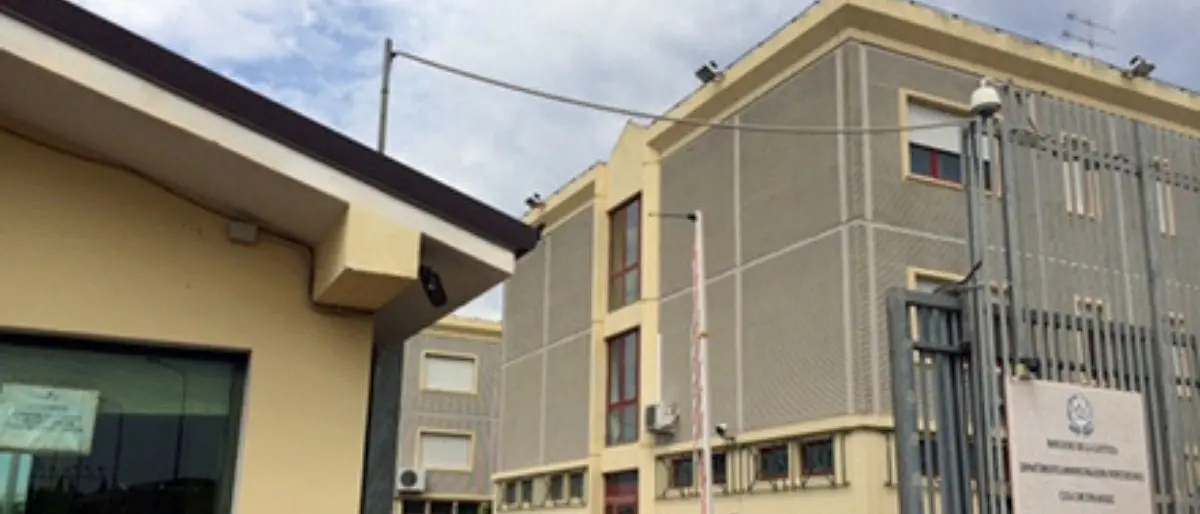 Covid, focolaio nel carcere di Crotone: ci sono 29 detenuti positivi e altri 34 sotto osservazione