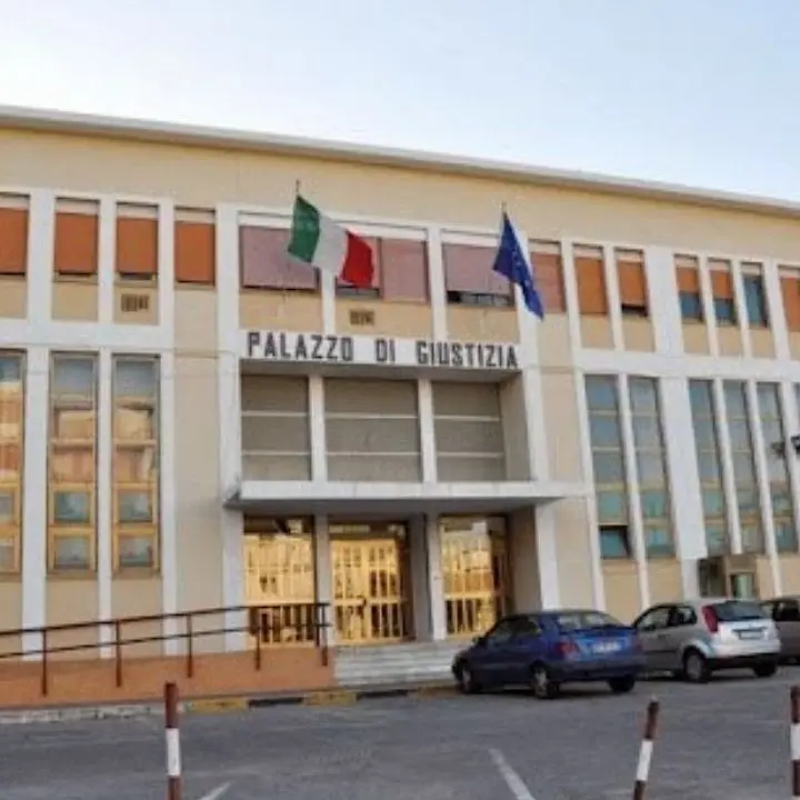 Morì sotto un trattore a Locri, i giudici: «Lavoratore senza presidi di sicurezza»\n