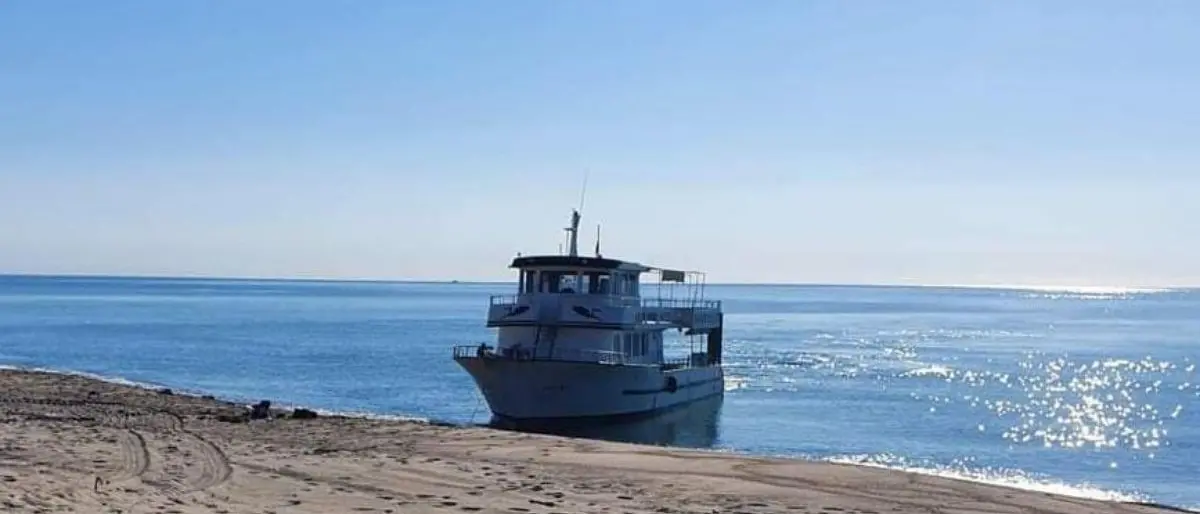 Migranti, oltre 100 persone giunte stamattina a Crotone in località Bucchi