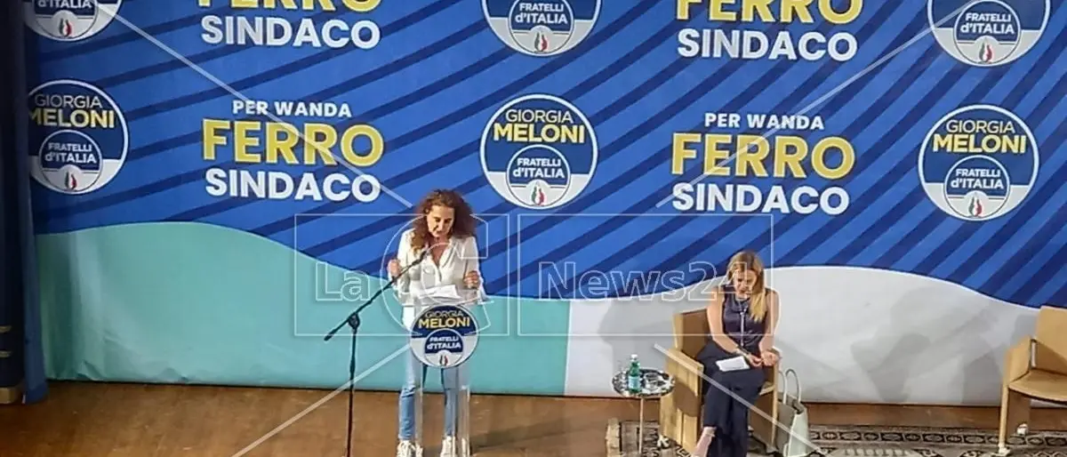 Meloni su Ferro: «Costretta a candidarsi? Sciocchezze». E sulla Calabria: «Come Masterchef, terra di talenti»