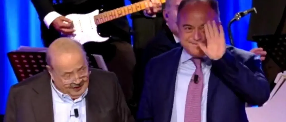 Standing ovation per Gratteri al Costanzo show: commosso quando ha raccontato la sua vita sotto scorta