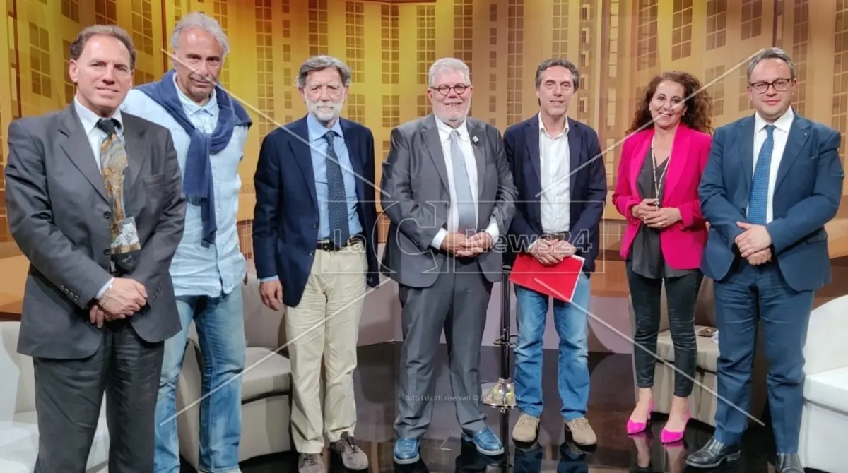 Il confronto in Tv dei 6 candidati a sindaco di Catanzaro: Talerico e Donato accendono la miccia su LaC