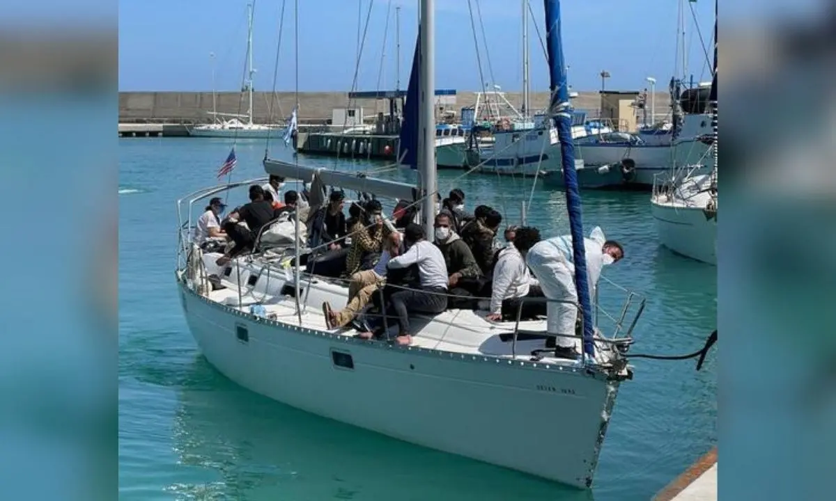 Cinquantadue migranti approdano al porto di Roccella, è il settimo sbarco negli ultimi dodici giorni