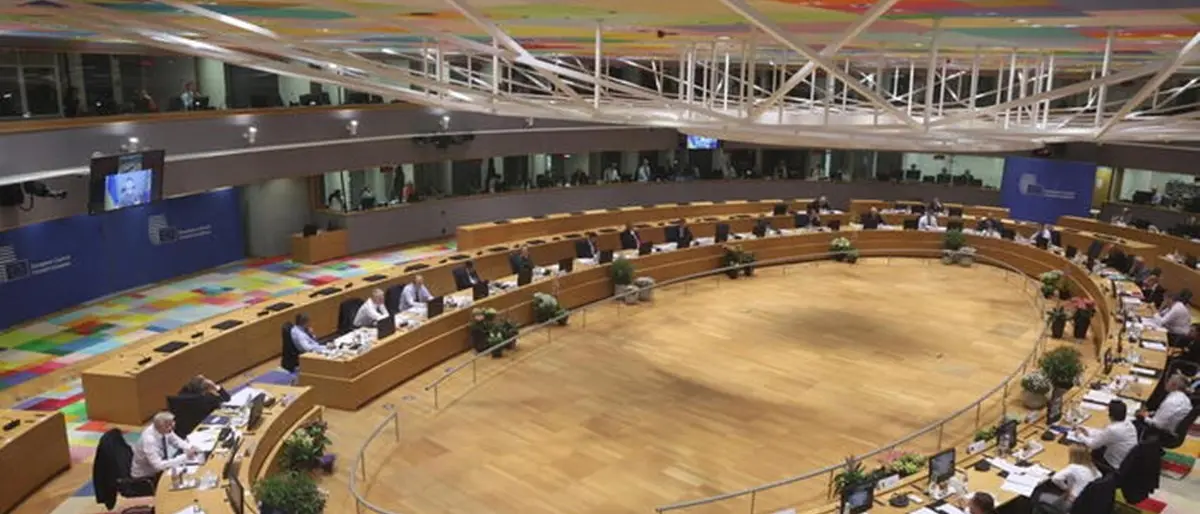 L’Ue raggiunge l’accordo: stop al petrolio russo ma solo via mare. Per Kiev altri 9 miliardi di aiuti - LIVE