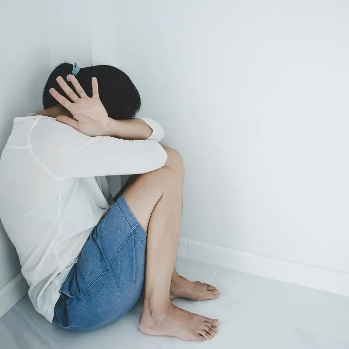 Schiaffi, pugni e minacce ai danni della moglie: arrestato 43enne a Crotone