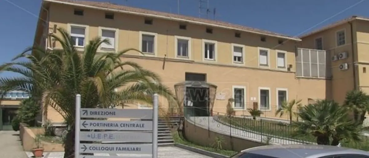 Detenuto assiste al funerale della madre in videochiamata, le reazioni di indignazione e solidarietà