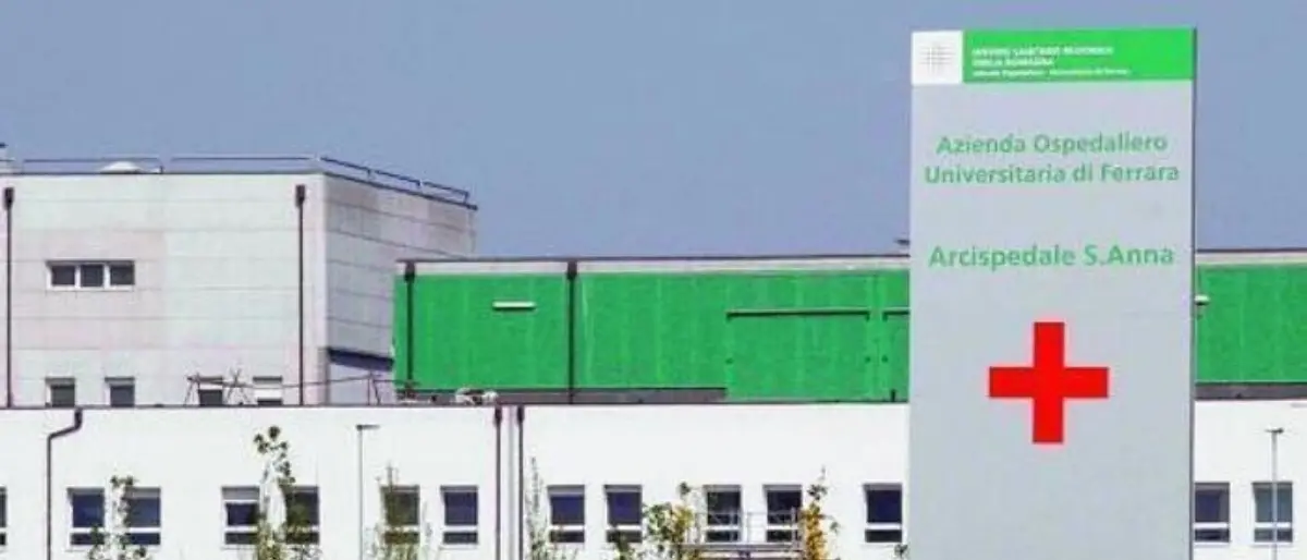 Tragedia nel Ferrarese, bimbo muore in ospedale dopo essere caduto in una cisterna