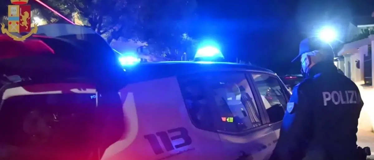 Corigliano Rossano, raffica di pallottole contro un’auto: 37enne ferito in un agguato