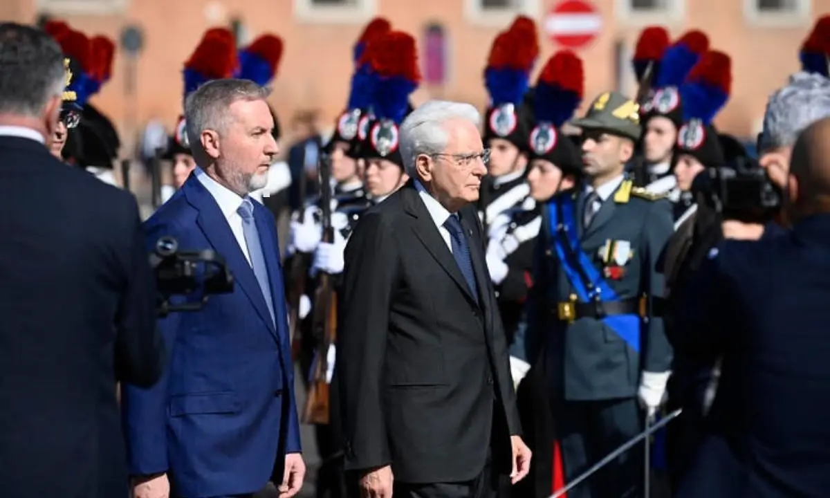 Mattarella: «Il 2 giugno 1946 il popolo italiano si incamminò sulla strada della pace»