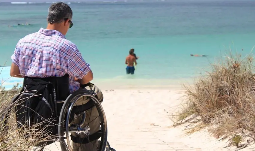 Crotone, per l’assistenza dei disabili al mare il Comune stanzia 45mila euro