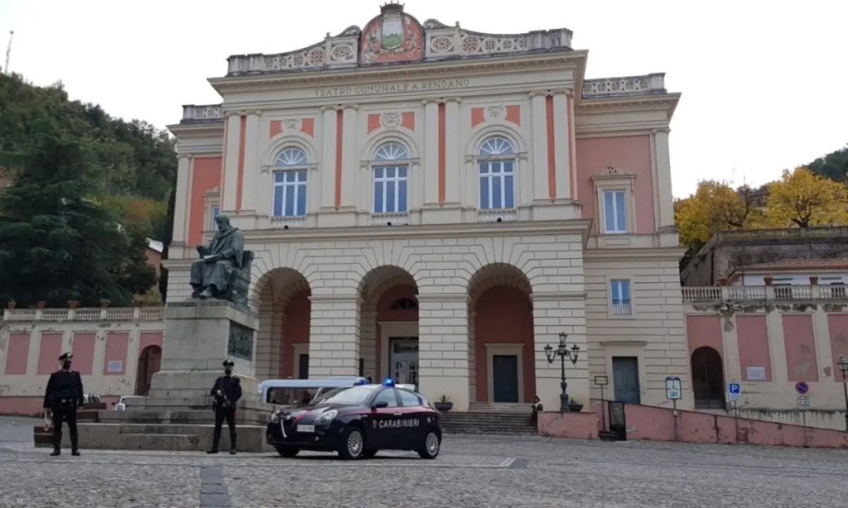 Rubano un’auto a Cosenza ma poi vengono fermati dai carabinieri a Carolei: arrestate 3 persone