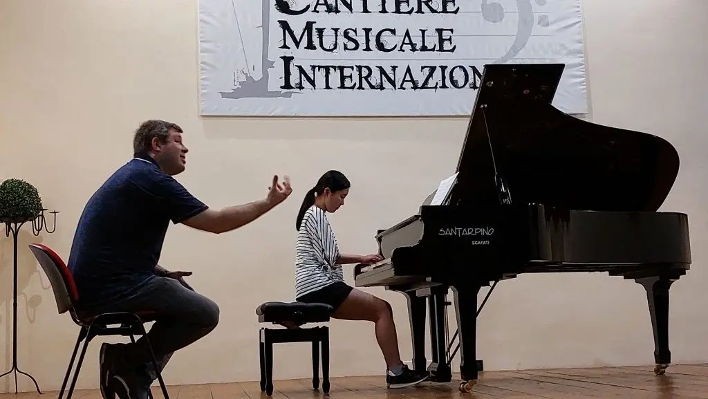 Cantiere musicale internazionale di Mileto, la masterclass del maestro di piano Samoshko