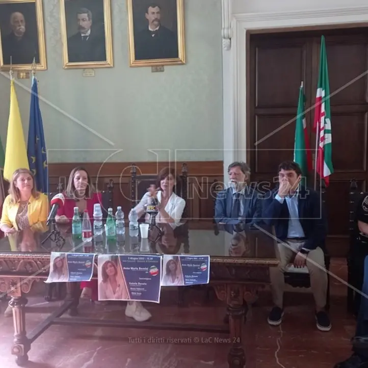 Bernini a Catanzaro per sostenere Donato: «Città dalle potenzialità inespresse, è ora di svoltare»