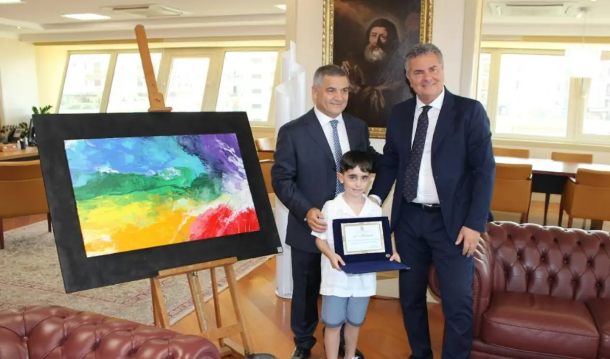 A 5 anni diventa una star sul web grazie alle sue opere d’arte: premio speciale per Manuel Calvano