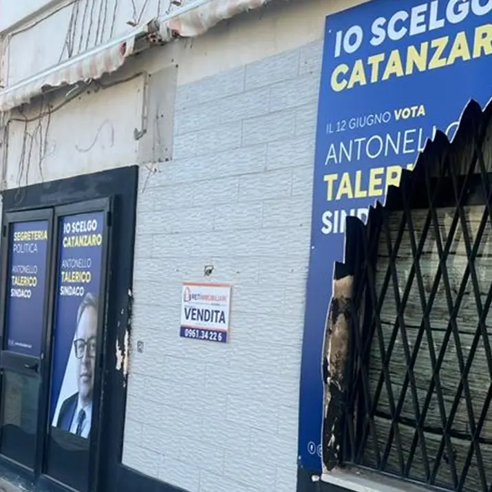 Elezioni a Catanzaro, atto vandalico nella sede del candidato Talerico: «Presenteremo denuncia»