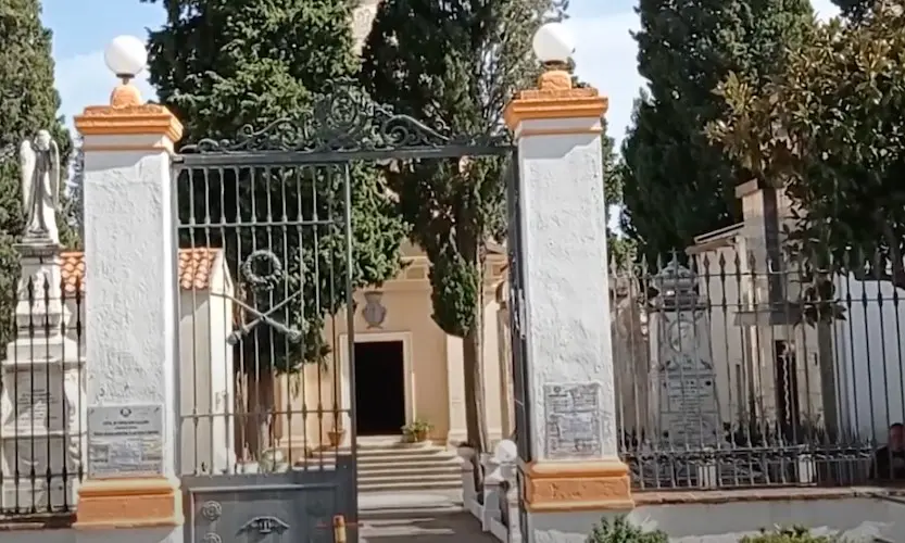 Corigliano Rossano, allarme criminalità nel cimitero: avviate verifiche