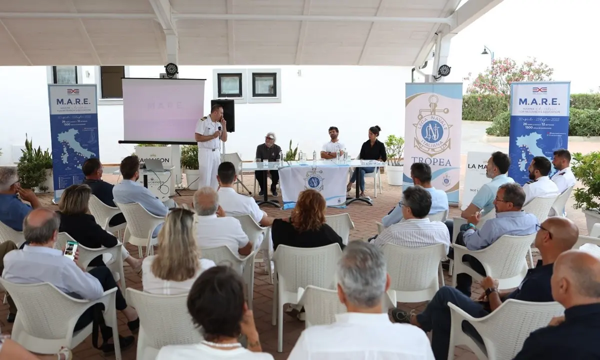 Tropea, la Lega navale ospita il catamarano One: focus sull’ecosistema marino