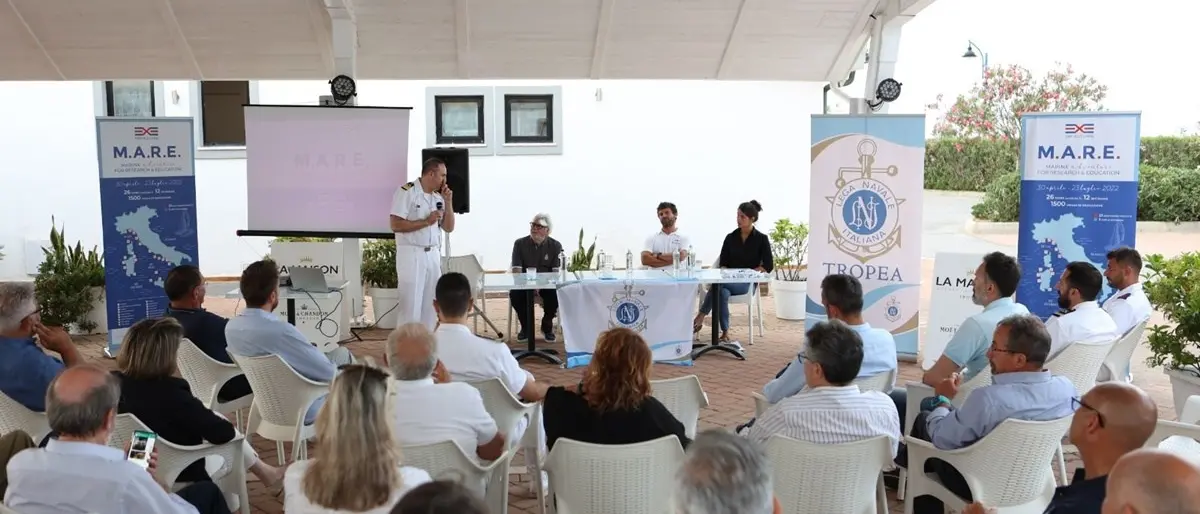 Tropea, la Lega navale ospita il catamarano One: focus sull’ecosistema marino