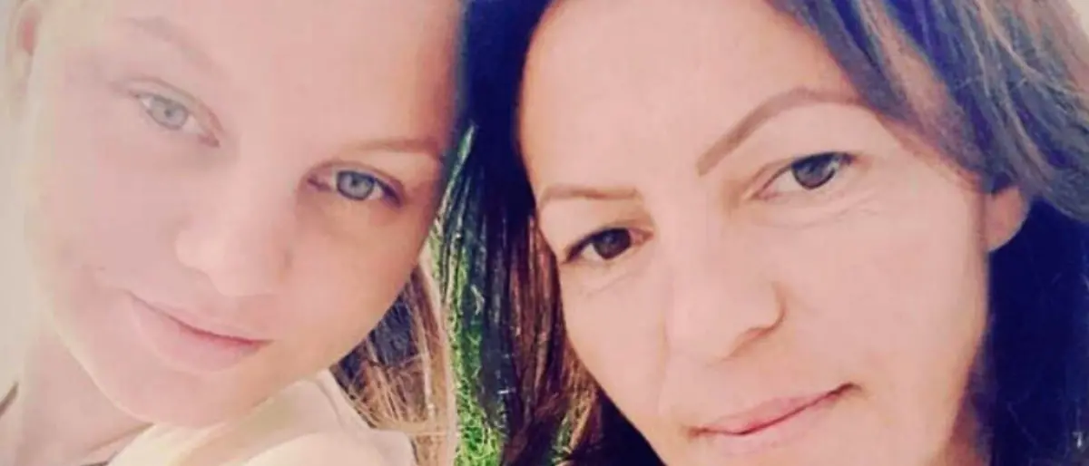 Uccide la figliastra e la moglie prima dell’udienza di separazione: la donna lo aveva denunciato più volte