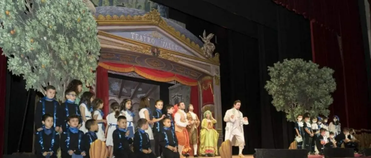 I piccoli studenti incontrano la lirica e portano in scena al Rendano la “Cenerentola” di Rossini