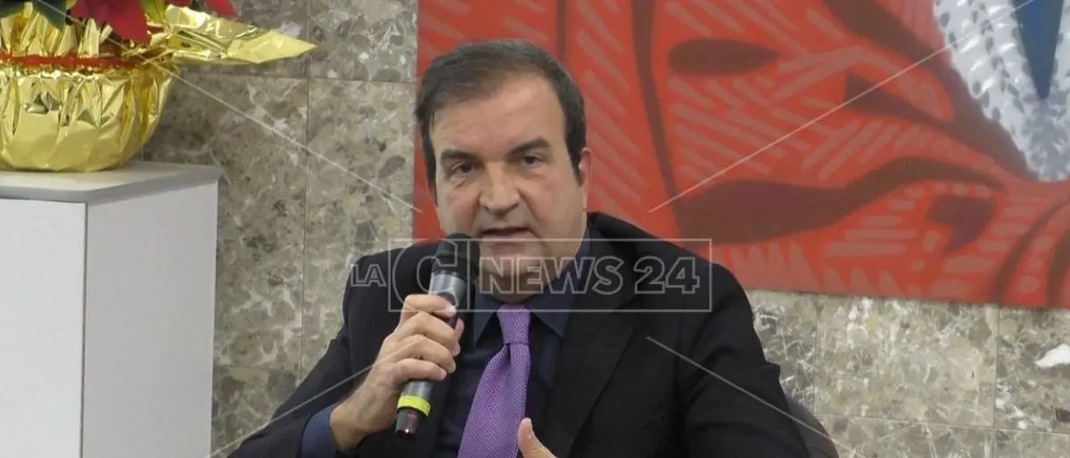 Rimborsopoli a Cosenza, la Procura presenta ricorso contro l’assoluzione dell’ex sindaco Mario Occhiuto