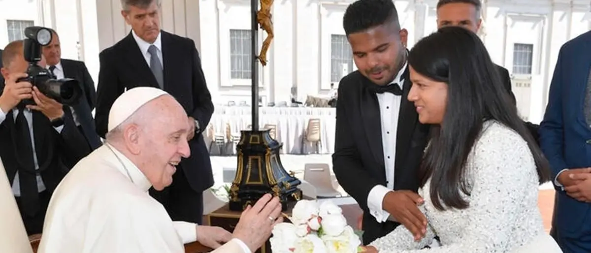 «Niente sesso prima del matrimonio», il no del Papa alle giovani coppie in vista dell’altare