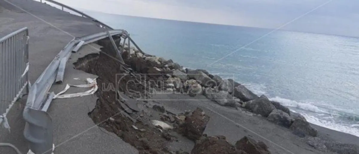 Erosione costiera ad Amantea, nessuna responsabilità del Comune