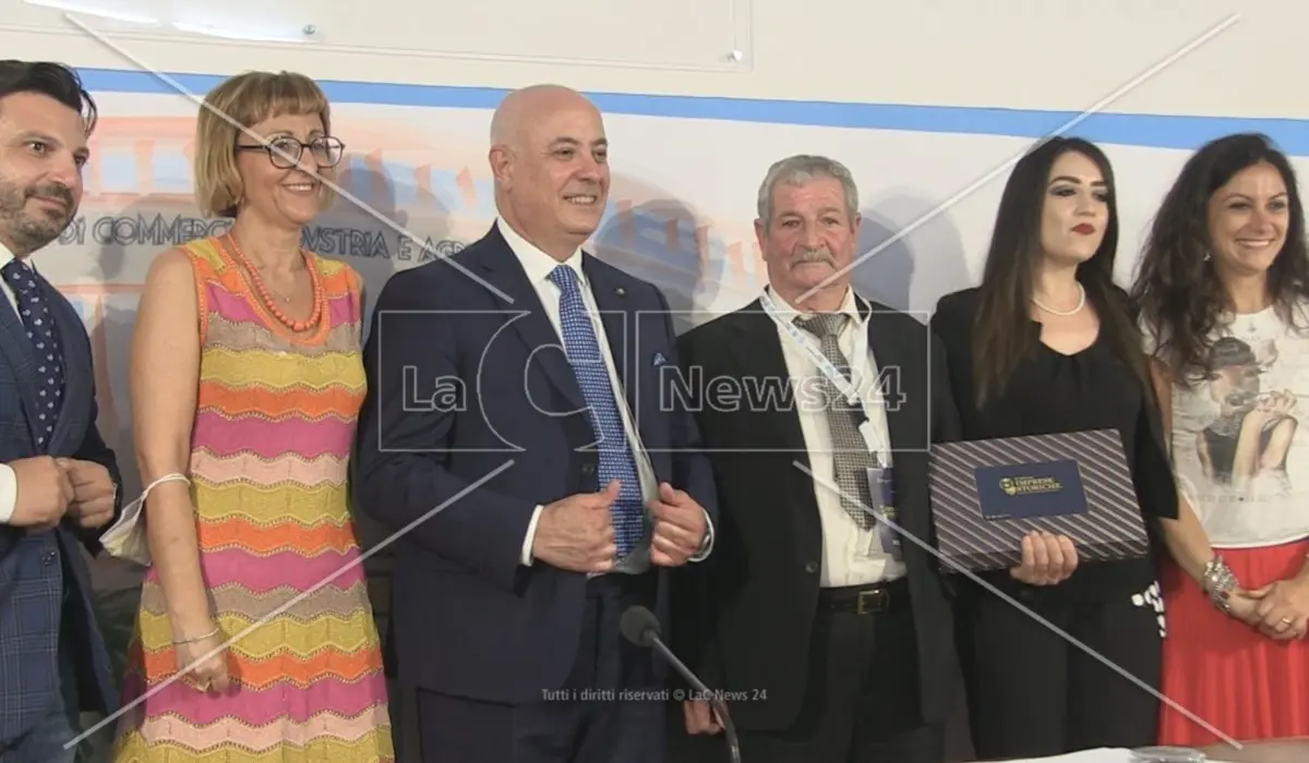 Cosenza, la Camera di Commercio premia le imprese storiche del territorio