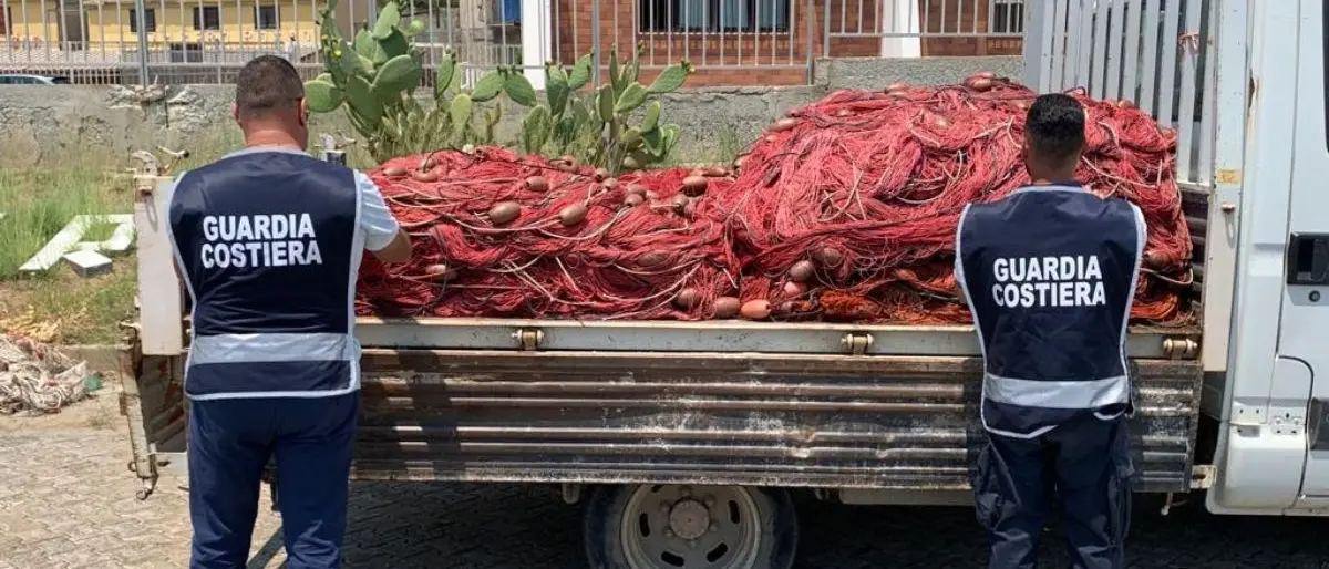 Porto San Lucido, reti e attrezzi da pesca detenuti illegalmente: sequestri e multe per 2mila euro
