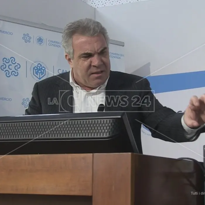 Sbarra plaude al decreto del Governo: «Accelera la ripresa al Sud. Oltre un miliardo per i territori colpiti dal ciclone Harry»\n