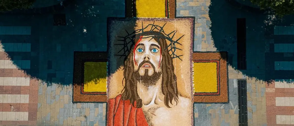 Tra arte e fede, anche l’infiorata di Filadelfia è uno spettacolo di petali e colori